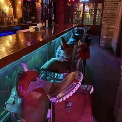 Saddle Bar - Fun chairs