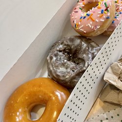 Krispy Kreme - Glazed, chocolate cake, 2 minis