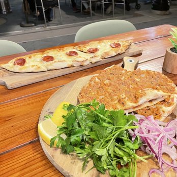 Hummus Mediterranean Kitchen - Mediterranean Near Me - Mountain View, California