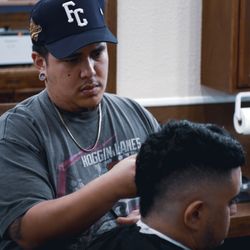Los Barberos - Adam