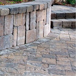 Pavers Made Possible - Unique Weston Wall design