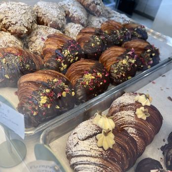 Lady Baker - Bakeries Near Me - Pembroke Pines, Florida