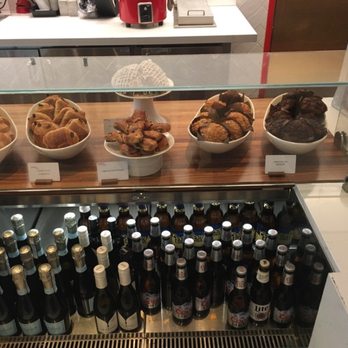 Pronto by Giada - Pronto by Giada at Caesar's Palace - pastry and drinks display - Sandwiches Near Me - Las Vegas, Nevada