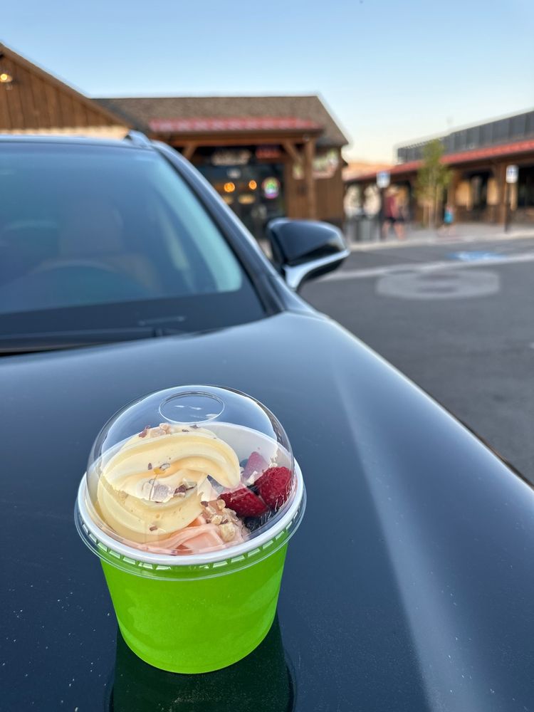 YOGURT BEACH Updated October 2024 20 Photos 15425 Wedge Pkwy