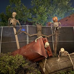 Netherworld Haunted House - Skeleton Graveyard