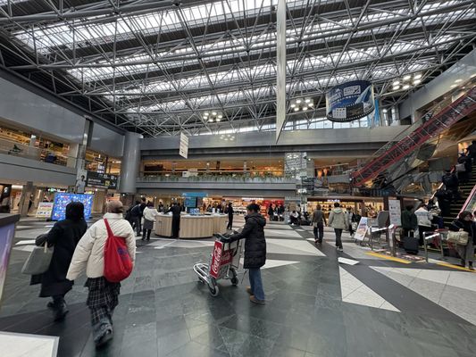 New Chitose Airport by null