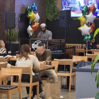 Rosedale Center - DJ keeping the vibe going during the New Foods Party - Shopping Centers Near Me - Roseville, Minnesota Rosedale Center - DJ keeping the vibe going during the New Foods Party - Shopping Centers Near Me - Roseville, Minnesota