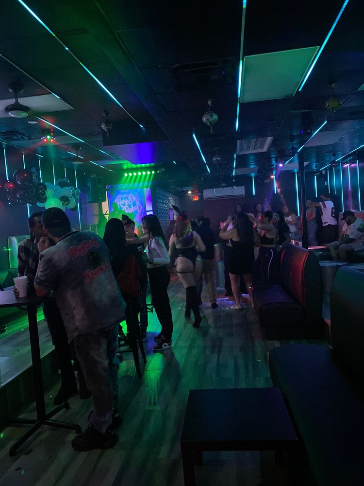 809 HOOKAH LOUNGE Updated August 2024 1411 Sand Lake Rd, Orlando