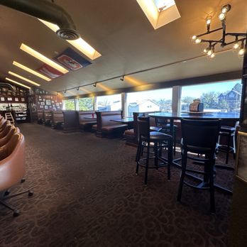 The Lucky Mutt - Lots of booth seating - American Near Me - Littleton, Colorado The Lucky Mutt - Lots of booth seating - American Near Me - Littleton, Colorado