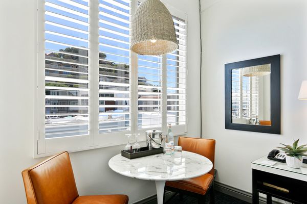 Waters Edge Hotel by null