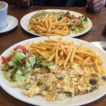 Queens Head Cafe - Went for breakfast, huge portions for the omelettes, we left stuffed!!! - Cafes Near Me - London, XGL