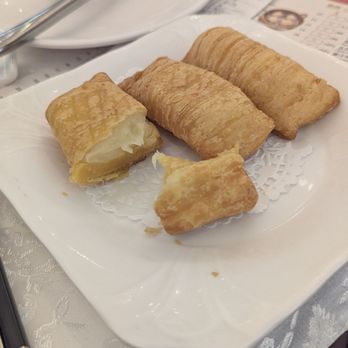 Grandeur Palace - Durian crispy roll - use real durian - Seafood Near Me - Toronto, Ontario
