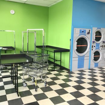 Express Eco Laundromat - Folding tables - Laundromat Near Me - Redmond, Oregon Express Eco Laundromat - Folding tables - Laundromat Near Me - Redmond, Oregon