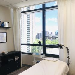 MyoArthro Health - Acupuncture room