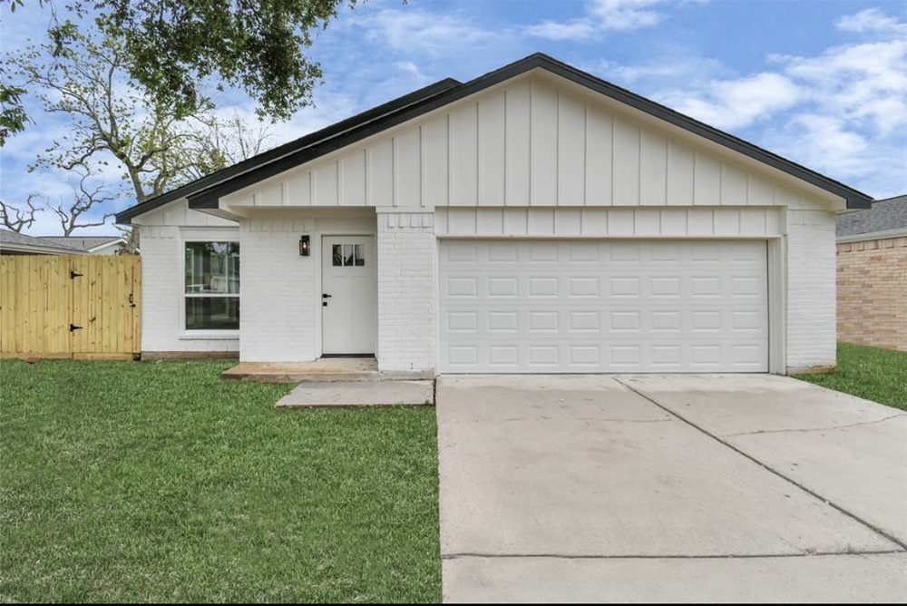 Slide of Space City Roofers