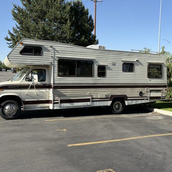 Impact Mobile Mechanics - She's a 1988 Ford econoline 350, Damon Escaper, with the big C6 transmission 460 cu.in. Motor - RV Repair Near Me Impact Mobile Mechanics - She's a 1988 Ford econoline 350, Damon Escaper, with the big C6 transmission 460 cu.in. Motor - RV Repair Near Me