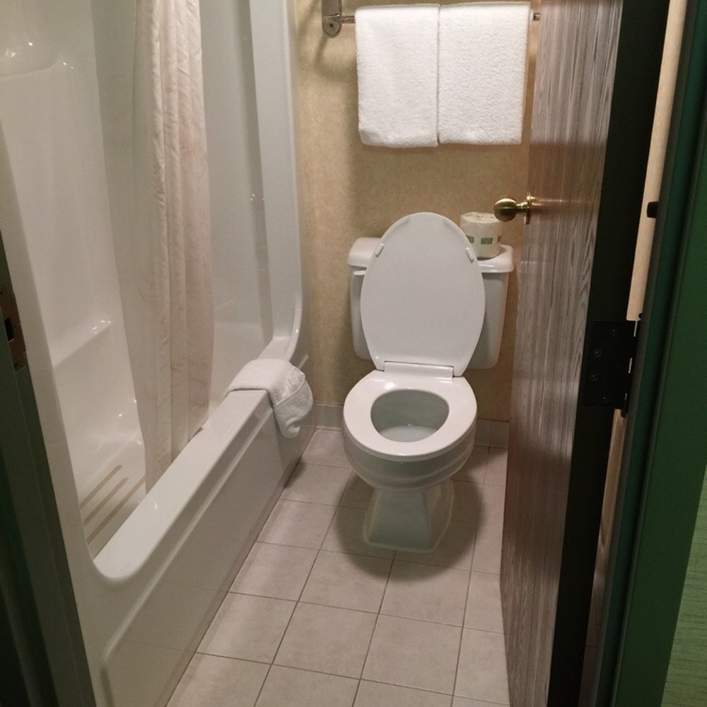 Quality Inn & Suites - Bathroom with no sink. - Hotels Near Me - Mansfield, Pennsylvania Quality Inn & Suites - Bathroom with no sink. - Hotels Near Me - Mansfield, Pennsylvania