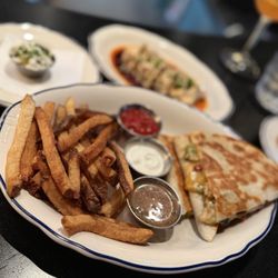 Scotty Browns - Chicken fajita quesadilla