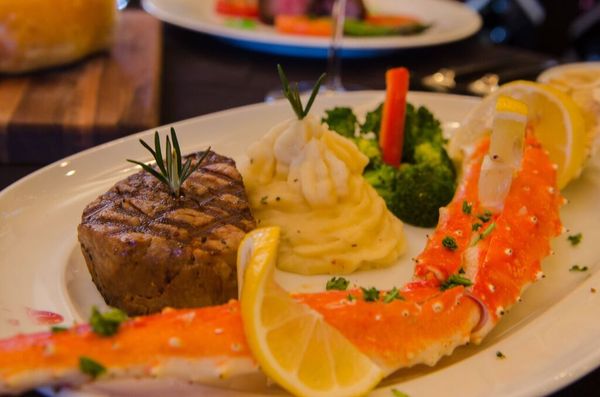 Dakotas Steaks - Seafood - Chops by null