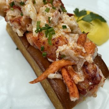 RH Rooftop Restaurant at RH West Palm - Lobster Roll - Wine Bars Near Me - West Palm Beach, Florida