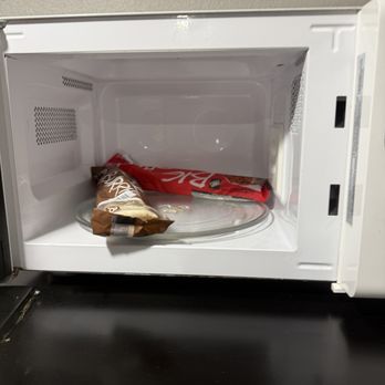 AirBnB - Food left so clearly not cleaned - Vacation Rentals Near Me - Colorado Springs, Colorado AirBnB - Food left so clearly not cleaned - Vacation Rentals Near Me - Colorado Springs, Colorado