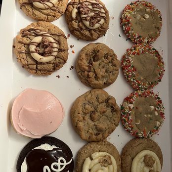 Crumbl - Smithfield - Bakeries Near Me - Smithfield, Rhode Island Crumbl - Smithfield - Bakeries Near Me - Smithfield, Rhode Island