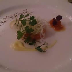 Koriander - Salmon tartar with tomato sauce