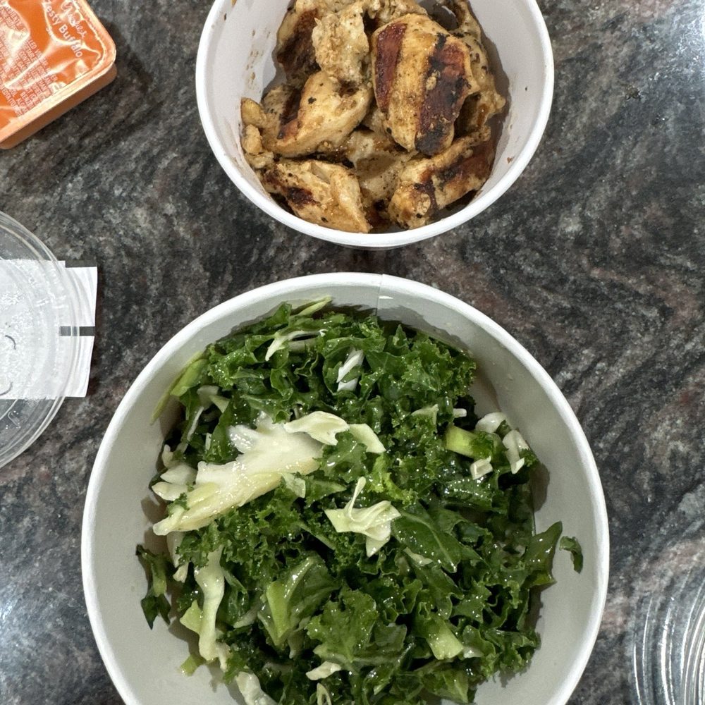 Chick-fil-A - Eight count grilled chicken nuggets and a side kale salad - Fast Food Near Me - Northridge, California Chick-fil-A - Eight count grilled chicken nuggets and a side kale salad - Fast Food Near Me - Northridge, California