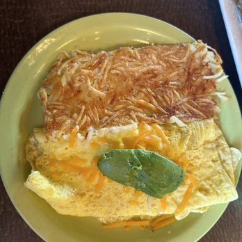 Hashes & Brews - Cheese omelette w/ avocado & hash browns - Bars Near Me - San Bruno, California Hashes & Brews - Cheese omelette w/ avocado & hash browns - Bars Near Me - San Bruno, California