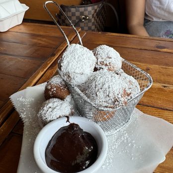 Farmhouse Cafe - Breakfast & Brunch Near Me - Honolulu, Hawaii