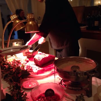 Braddock's - The carving station staffed by chef Blayze. An expert with a knife! - New American Near Me - Medford, New Jersey