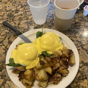 Dave's Diner - Eggs Benedict special w spinach - DIVINE - Diners Near Me - Cazenovia, New York