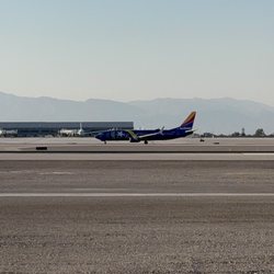 The Airplane Shop - Out side the airplane shop at Las Vegas .2 miles away