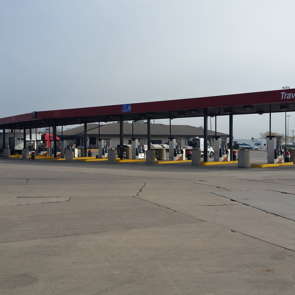 Flying J - Wrong review smart phone sorry - Gas Stations Near Me - Davenport, Iowa