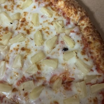 Pizza King - Found a roach in my X-Large Pizza - Pizza Near Me - Los Angeles, California