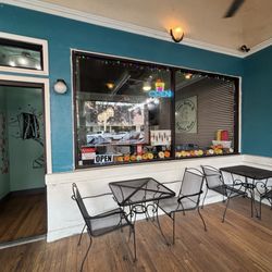 Crazy Boba & Organic Teas - Outside seating