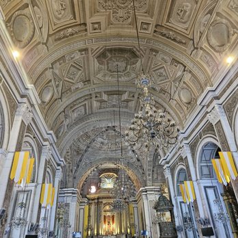 San Agustin Church - The ceiling is actually a wall paper. - Churches Near Me - Manila, NCR San Agustin Church - The ceiling is actually a wall paper. - Churches Near Me - Manila, NCR