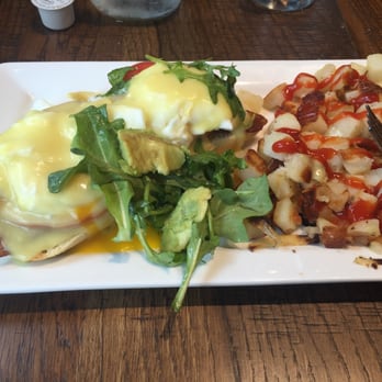 First Watch - Amazing BLT eggs Benedict - Breakfast & Brunch Near Me - Hermitage, Tennessee