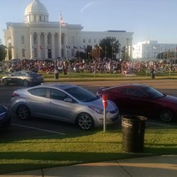 Montgomery Symphony Orchestra - The crowd extended across the street to the capitol lawn.