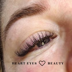 Heart Eyes Beauty - Classic Lashes