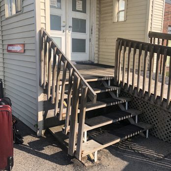 Economy Rent a Car - Front of office - Car Rental Near Me - Dorval, Quebec Economy Rent a Car - Front of office - Car Rental Near Me - Dorval, Quebec