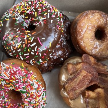 Donut King Hawaii - Donuts Near Me - Kailua, Hawaii Donut King Hawaii - Donuts Near Me - Kailua, Hawaii