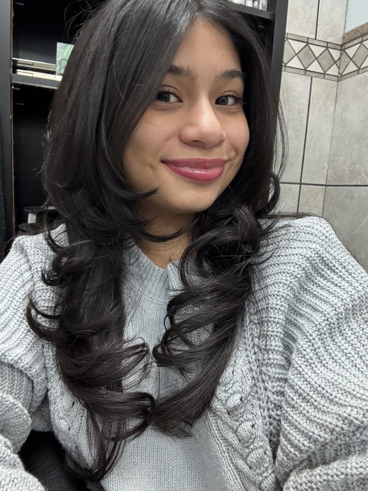 Crossings Skyway Barbers & Salon Logo