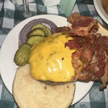 J.G. Melon - My burger. - American Near Me - New York, New York J.G. Melon - My burger. - American Near Me - New York, New York