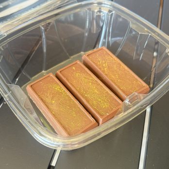 Pistachio - Small Kunafa Pistachio Bar - Chocolatiers & Shops Near Me - Plano, Texas