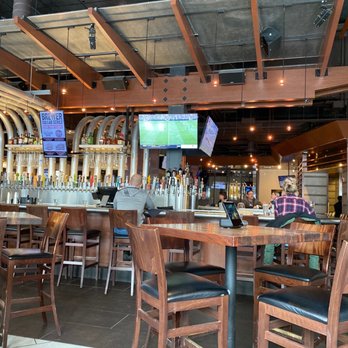 Yard House - Bar area - New American Near Me - Denver, Colorado