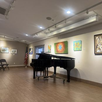 La Jolla Community Center - Community Service/Non-Profit Near Me - La Jolla, California