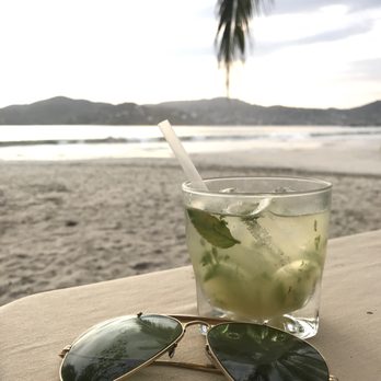 La Perla - Seafood Near Me - Zihuatanejo, GRO La Perla - Seafood Near Me - Zihuatanejo, GRO