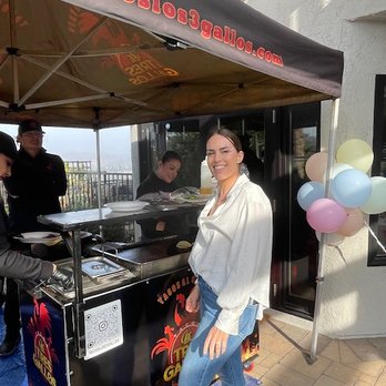 Tacos Los 3 Gallos - Food Trucks Near Me Tacos Los 3 Gallos - Food Trucks Near Me