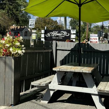 Honey's Kitchen - Outdoor patio - Breakfast & Brunch Near Me - Fairfield, New Jersey